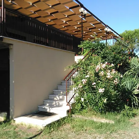 Апартаменти Le Ginestre Arte Vacanze